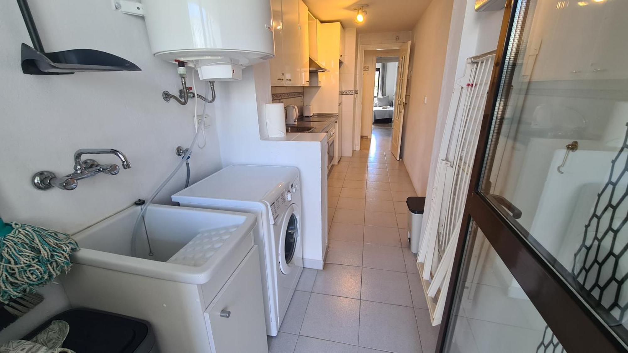 Lovely 2-Bed Apartment In Marina De La Duquesa Castillo de Sabinillas Extérieur photo